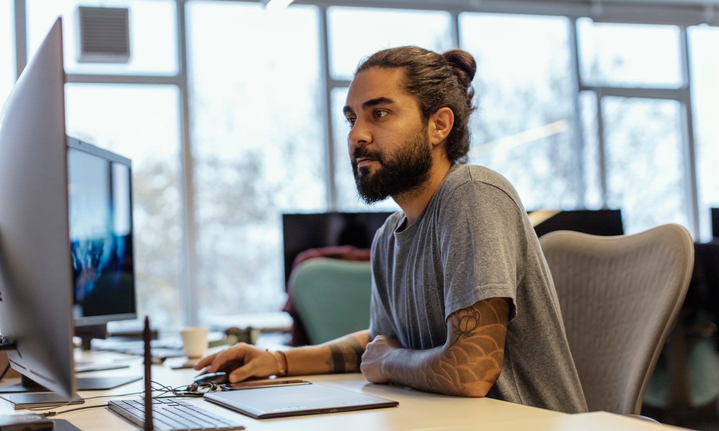 Arnaque en ligne : Votre entreprise est imitée, comment réagir A Scammer Is Imitating Your Business Online. What Can You Do?