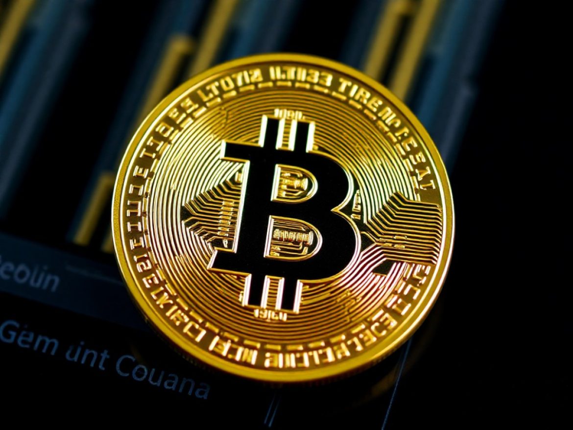 Bitcoin sous 77 000 $ avant la Fed : pourquoi les regards se tournent aussi vers LiquidChain