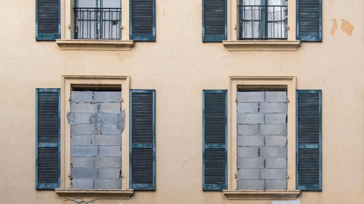 Déposer plainte en cas de squat : les étapes clés pour agir efficacement